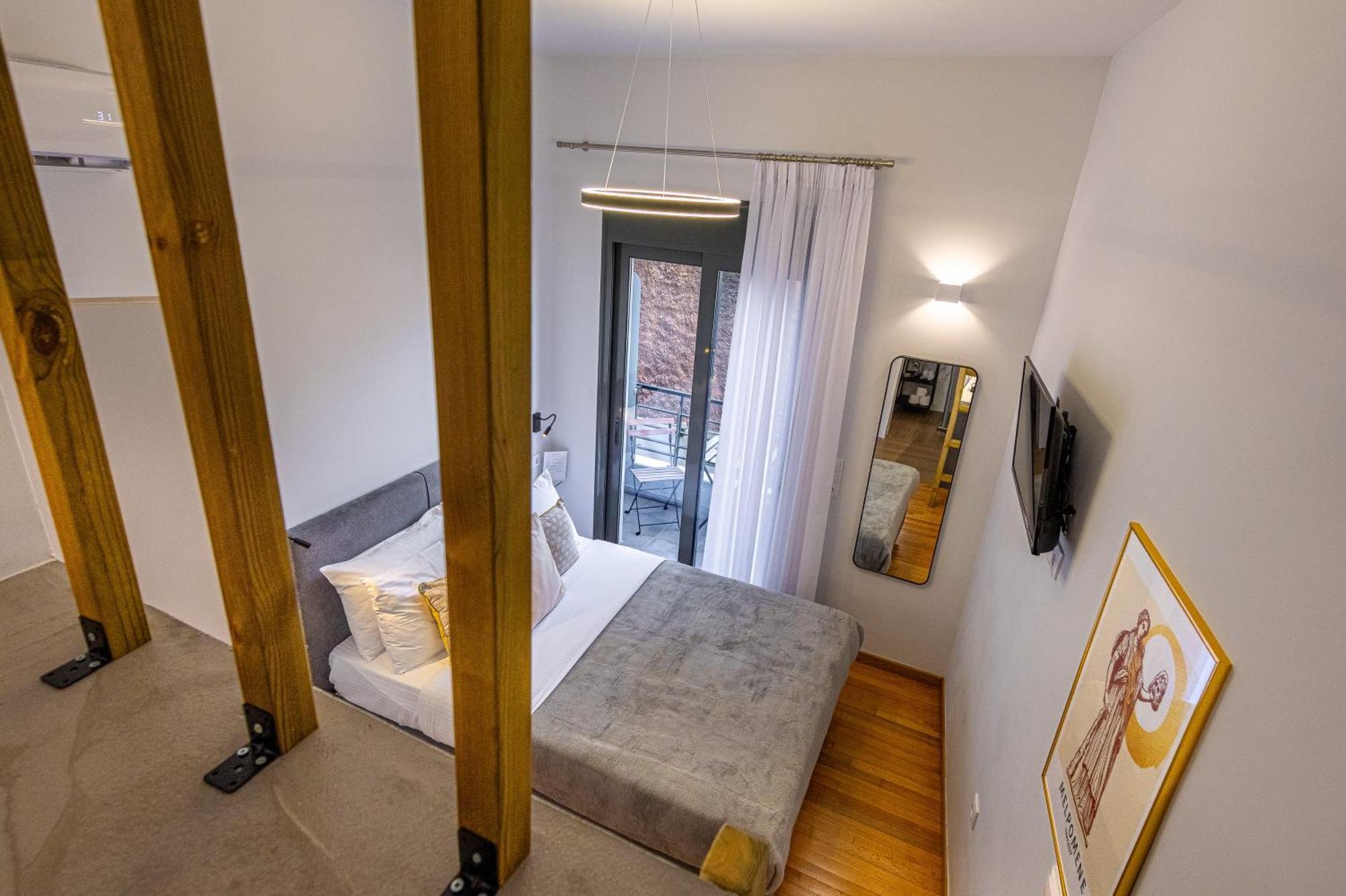 Apartment Phaedrus Living: The Nine Muses Melpomene *
