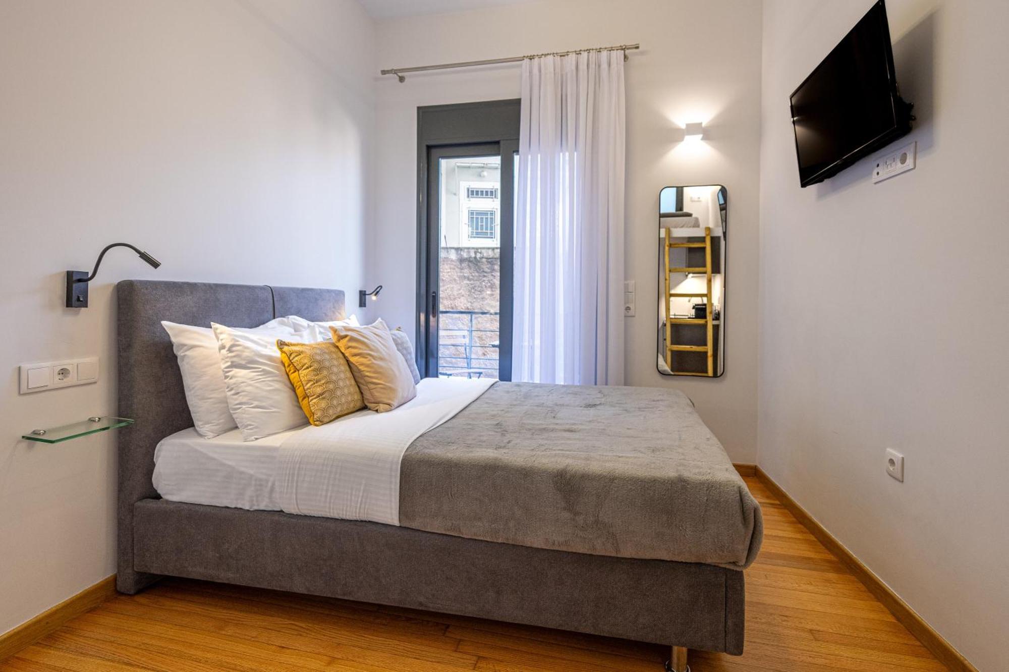 Apartment Phaedrus Living: The Nine Muses Melpomene